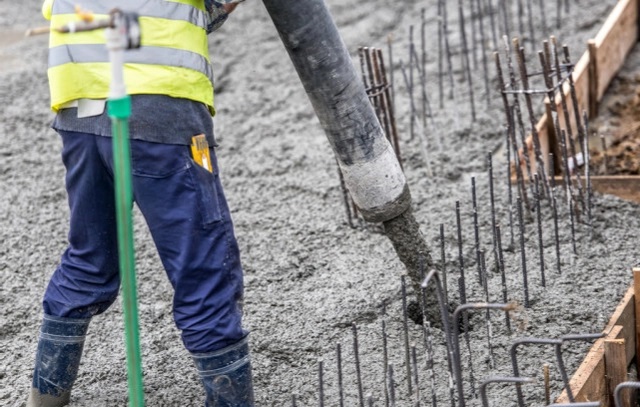 為什么工人要向水泥中里加糖？白糖真的能阻礙水泥的凝固嗎？